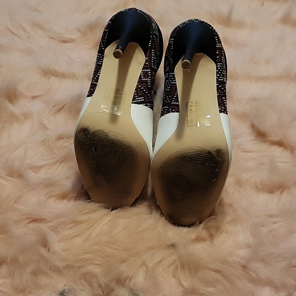 Bootie Peep Toe Unique Pattern - Picture 5 of 6